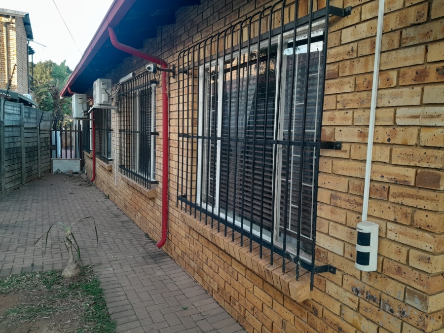 3 Bedroom Property for Sale in Geelhoutpark North West